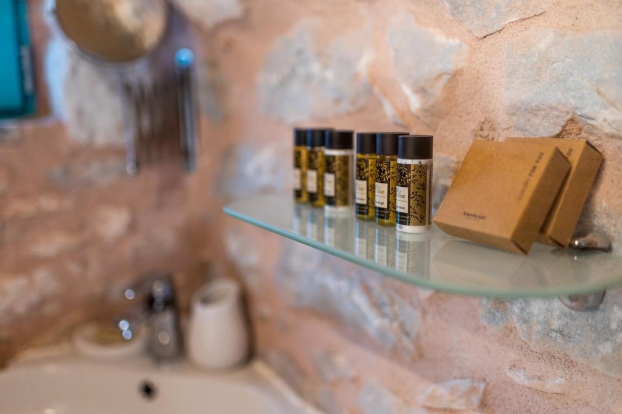 Olea Hotel Pyrgos Dirou Ngoại thất bức ảnh