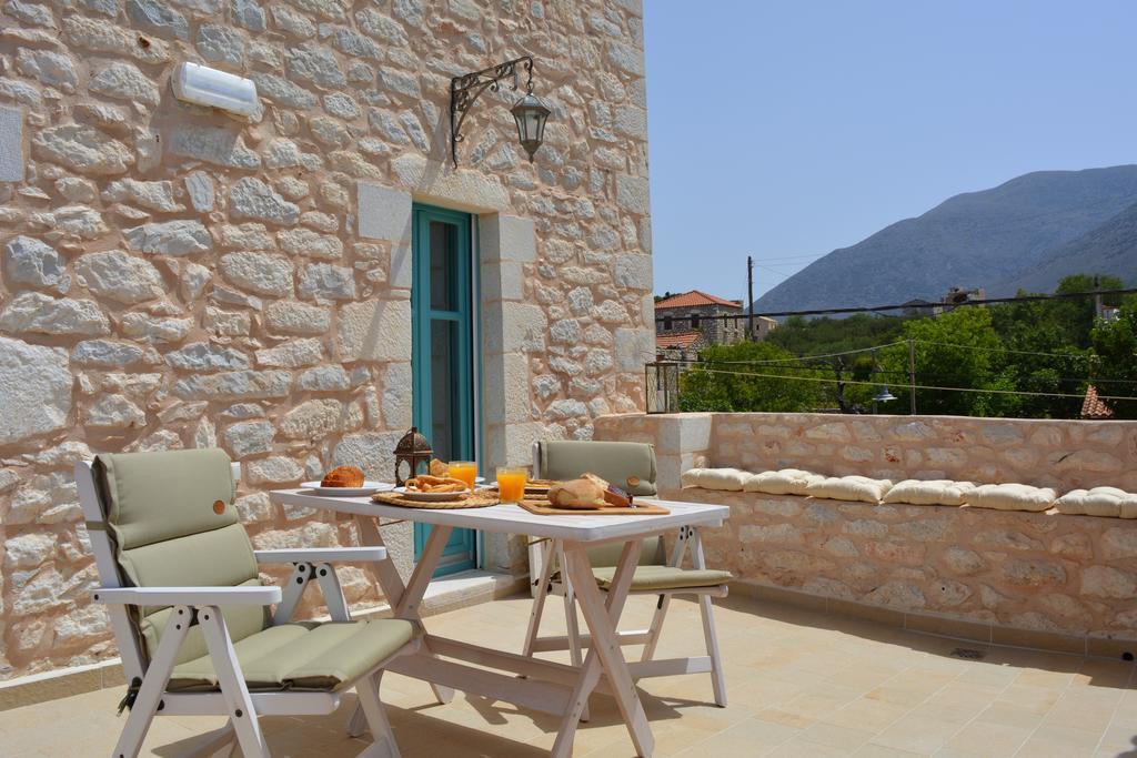 Olea Hotel Pyrgos Dirou Ngoại thất bức ảnh