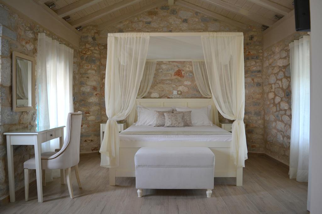 Olea Hotel Pyrgos Dirou Ngoại thất bức ảnh